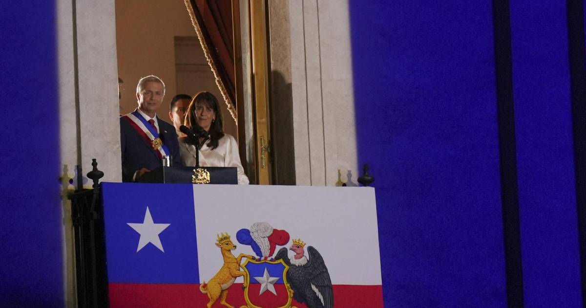 Presidente Kast firma decretos que aplican cierre fronterizo con Bolivia y Perú en Chile Presidente Kast firma decretos que aplican cierre fronterizo con Bolivia y Perú en Chile