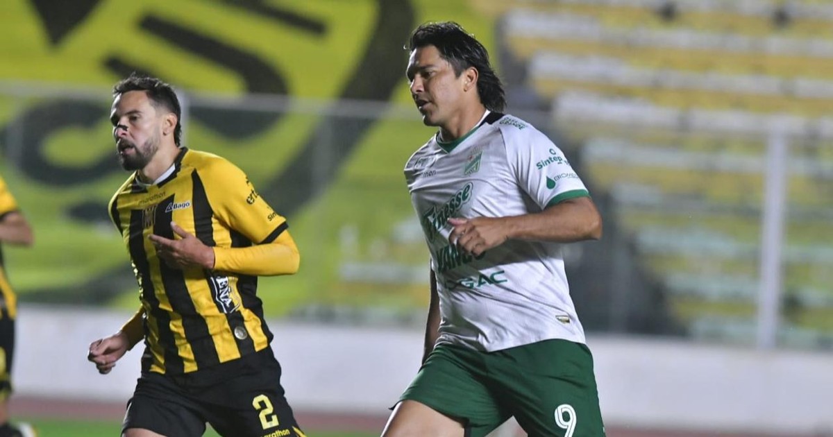 Martins vuelve al césped del estadio Hernando Siles tras 846 días