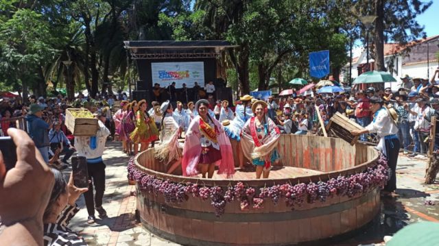 Tarija celebra la Vendimia Chapaca y despide la temporada de uva 2024