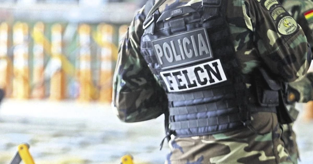 Policía de Ivirgarzama incauta 82 kilos de cocaína en camión de papel higiénico