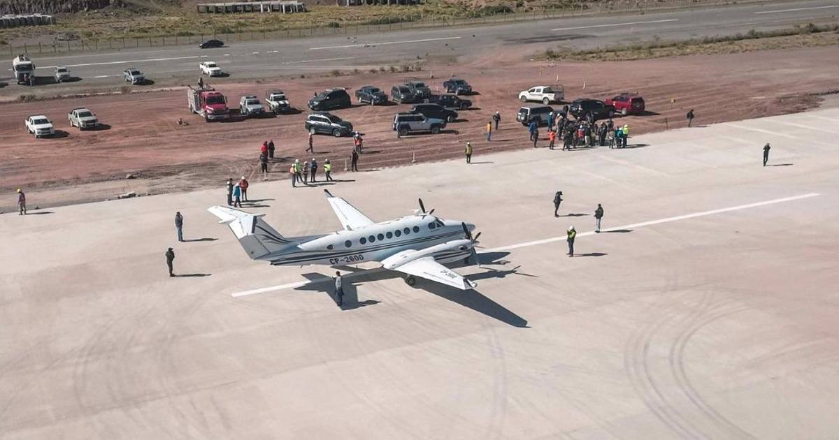 Aeropuerto de Potosí concreta el primer aterrizaje tras prueba superada Aeropuerto de Potosí concreta el primer aterrizaje tras prueba superada