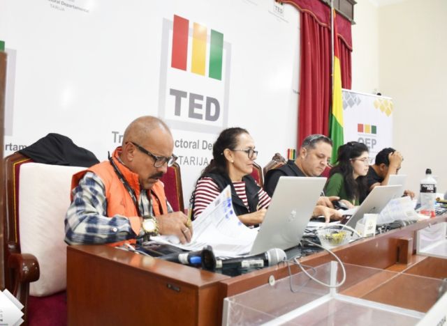 Tribunal Electoral anuncia fechas y reglas para la segunda vuelta en Bolivia Tribunal Electoral anuncia fechas y reglas para la segunda vuelta en Bolivia