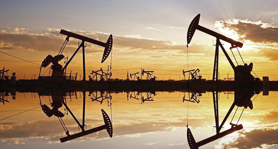 Petróleo de Texas sube más de cinco por ciento y roza cien dólares por conflicto