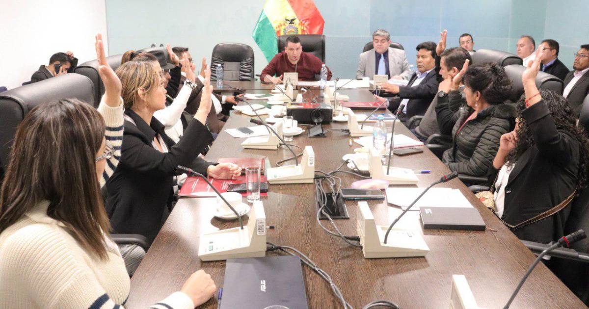 Comisión de Diputados aprueba proyecto de ley de alivio tributario