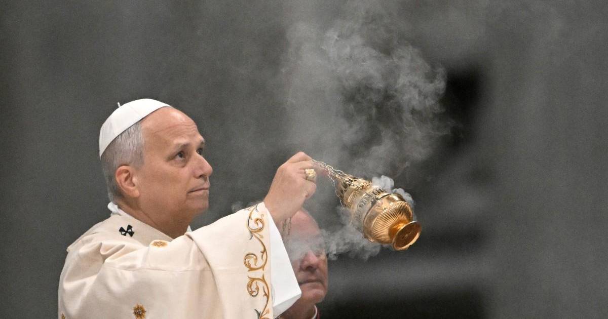 El papa León XIV celebra su primera Pascua en medio del conflicto en Oriente Medio