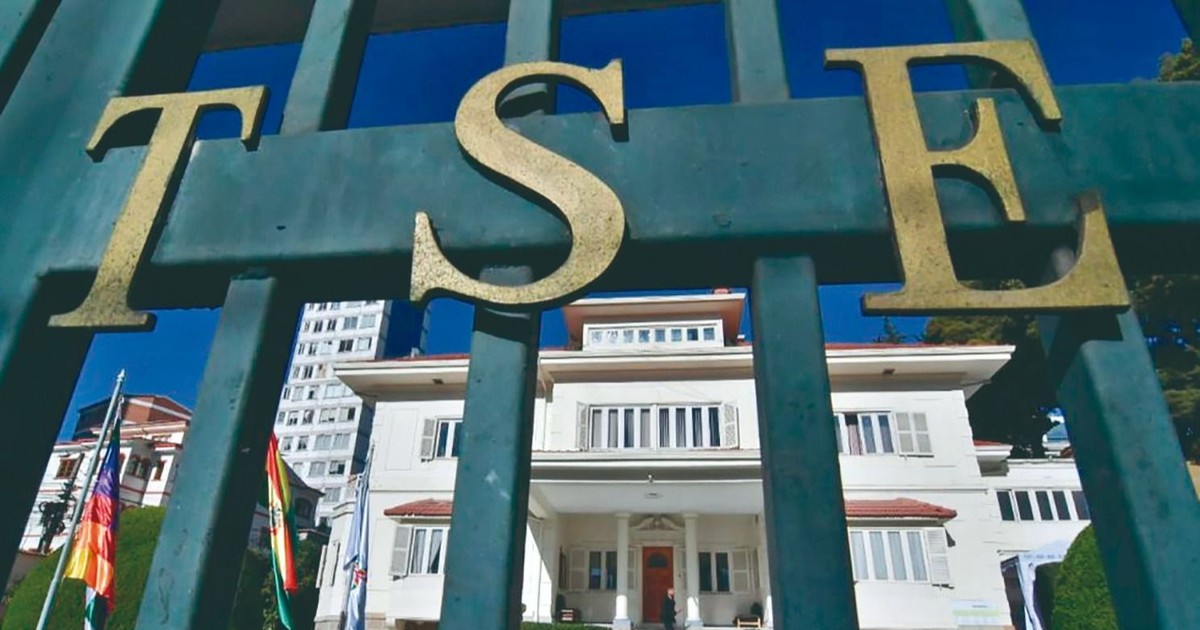 El TSE defiende legalmente la suspensión de la segunda vuelta en La Paz El TSE defiende legalmente la suspensión de la segunda vuelta en La Paz