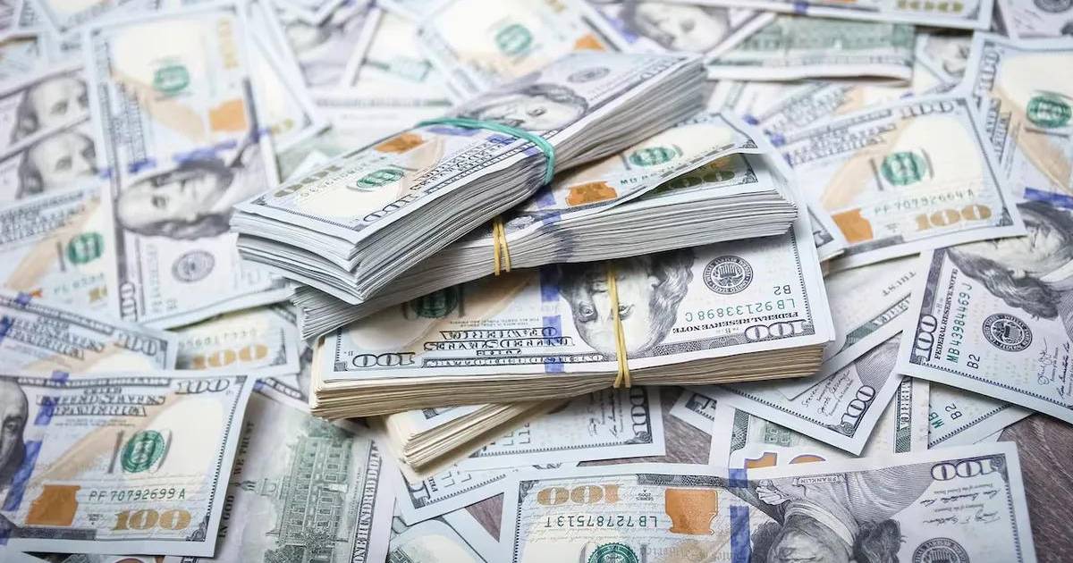 Exdirector del BCB señala que liberar tarjetas da sensación de normalidad financiera