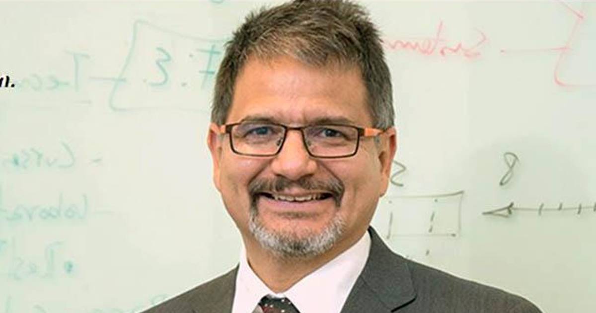 Gonzalo Chávez valora liberación del uso de tarjetas con tipo de cambio referencial