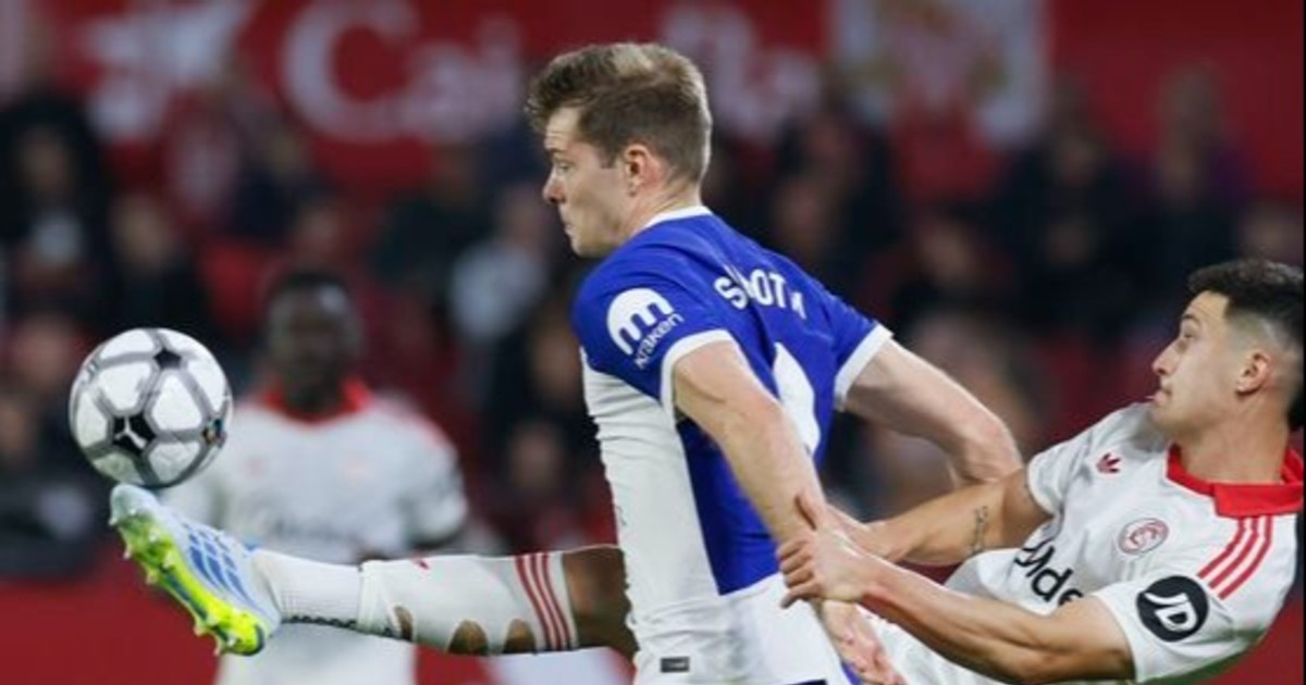 Gudelj da la victoria al Sevilla ante un Atlético con canteranos en campo