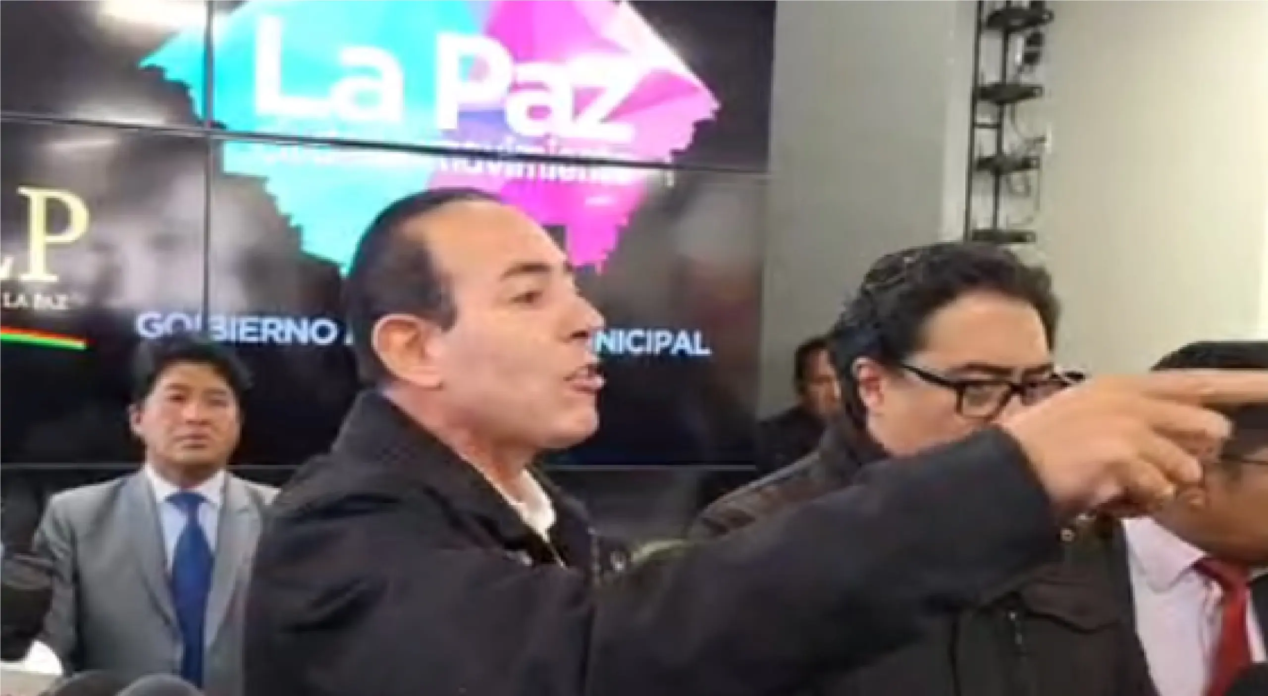 Alcalde electo anuncia auditorías y denuncia corrupción en La Paz