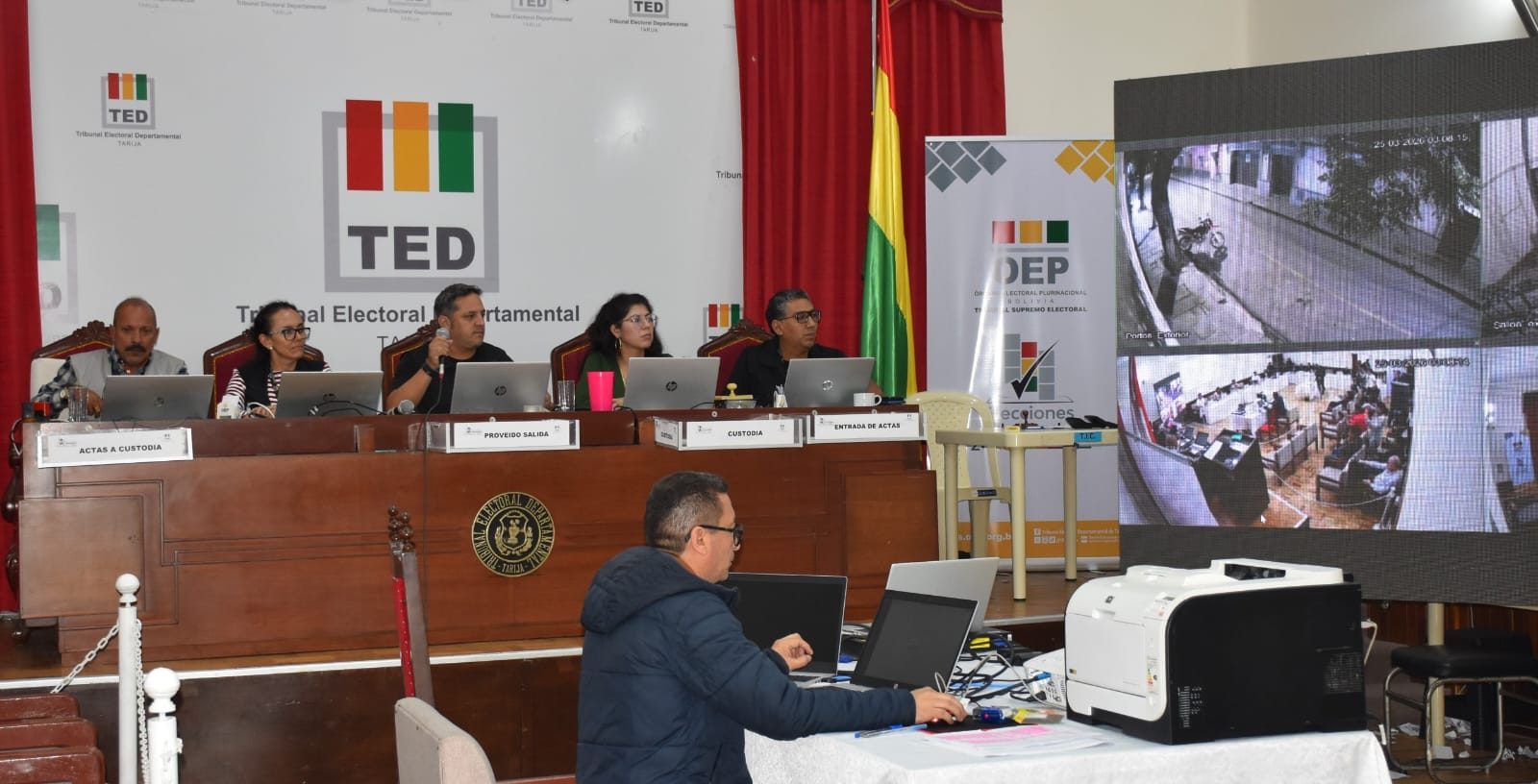 María René Soruco no asiste al debate con Adrián Oliva por inhabilitación de Cossío María René Soruco no asiste al debate con Adrián Oliva por inhabilitación de Cossío