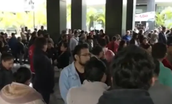 Comerciantes del Mutualista mantienen vigilia en la Quinta Municipal contra entrega de terrenos Comerciantes del Mutualista mantienen vigilia en la Quinta Municipal contra entrega de terrenos