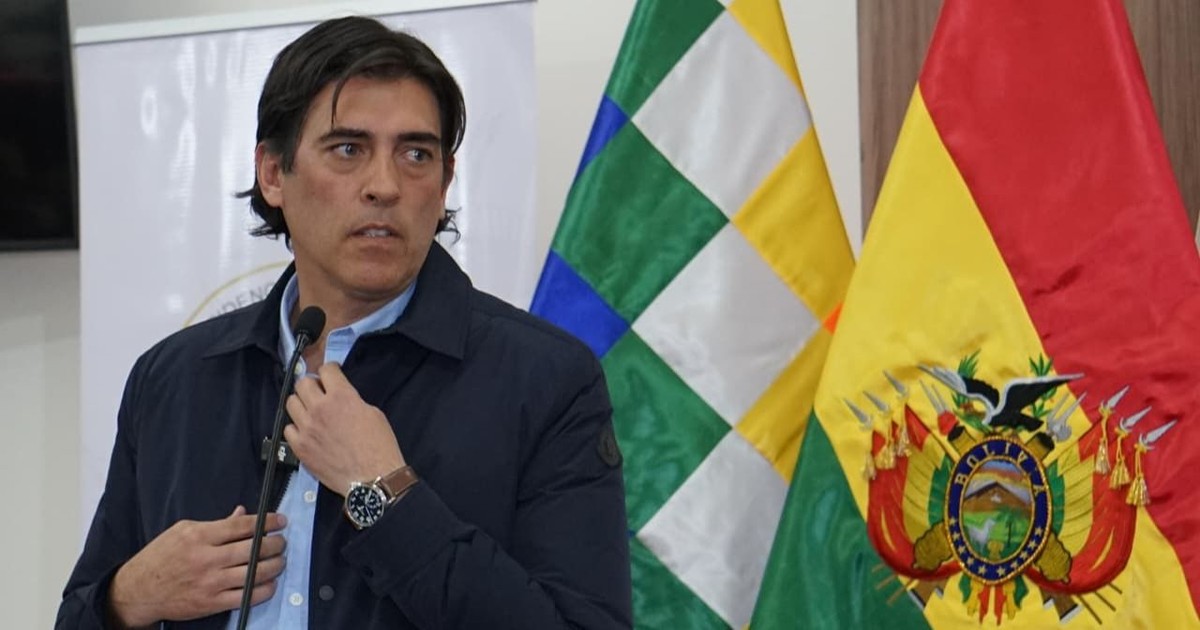 Ministro Zamora convoca encuentro nacional para definir agenda del autotransporte en Bolivia Ministro Zamora convoca encuentro nacional para definir agenda del autotransporte en Bolivia