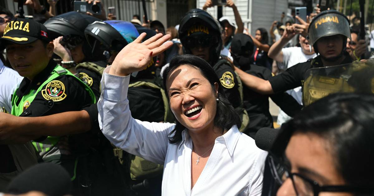 Funcionario electoral detenido por demoras en entrega de materiales que dejaron sin votar a miles en Lima