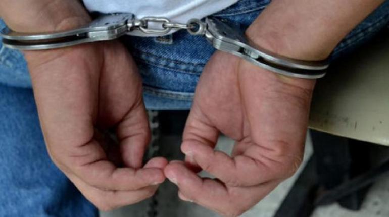 Tres profesores detenidos en dos semanas por abuso sexual a estudiantes en La Paz y El Alto Tres profesores detenidos en dos semanas por abuso sexual a estudiantes en La Paz y El Alto