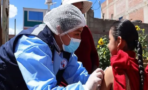 Perú confirma 27 casos de sarampión en Puno y despliega 200 brigadas de vacunación en la región Perú confirma 27 casos de sarampión en Puno y despliega 200 brigadas de vacunación en la región