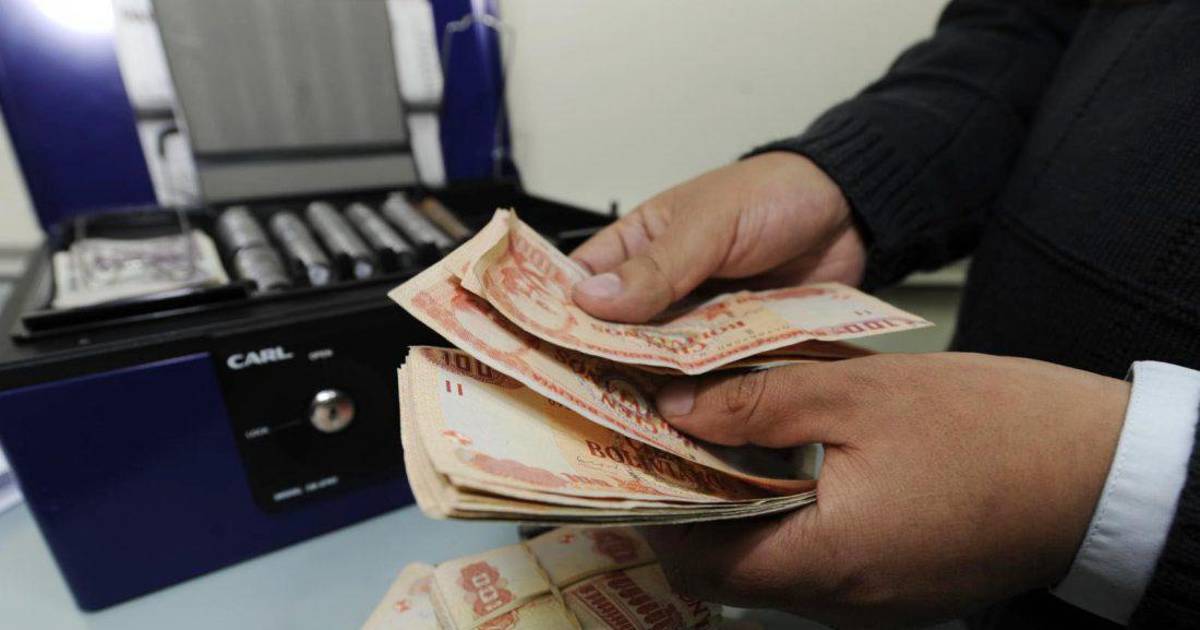 Ministerio de Relaciones Exteriores cambia pago de salarios al servicio exterior a bolivianos por ausencia de dólares