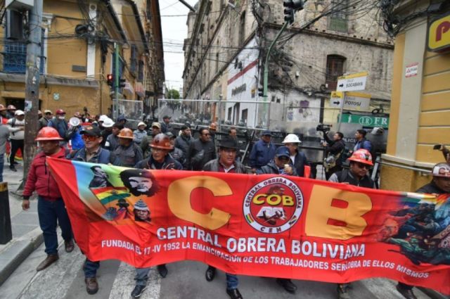 Gobierno y empresarios rechazan aumento salarial del 20% pedido por la COB ante riesgos de inflación y cierre de empresas