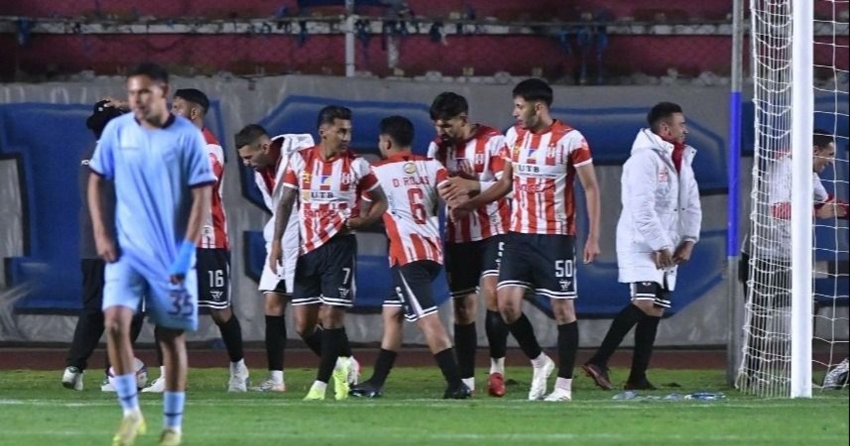 Independiente vence 2-1 a Bolívar en Sucre con gran actuación de Jhohan Gutiérrez