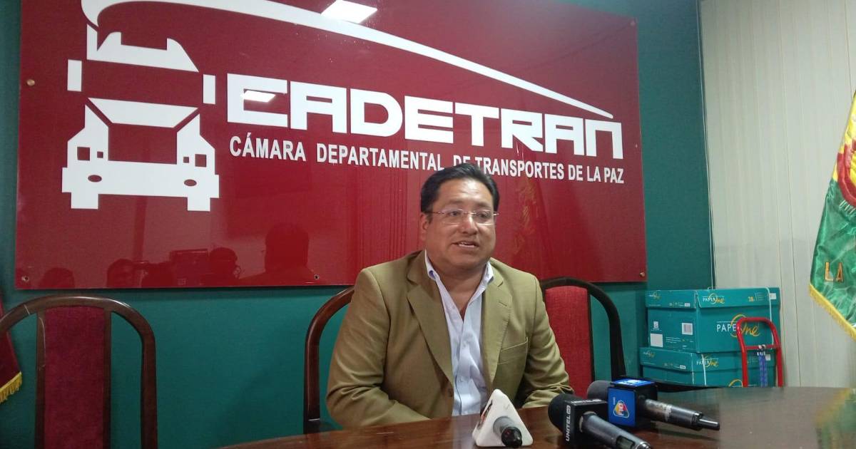 Álvaro Ayllón cuestiona renuncia abrupta de Claudia Cronenbold a la presidencia de YPFB