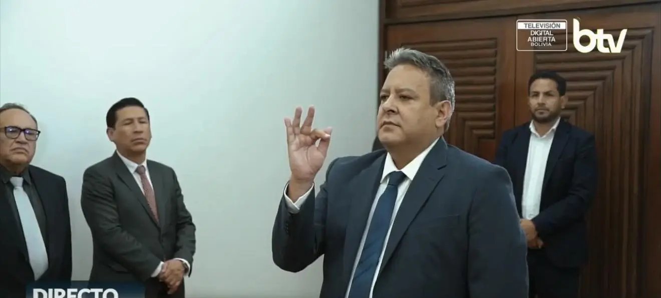 Sebastián Daroca asume la presidencia de YPFB y promete un cambio real en la estatal petrolera