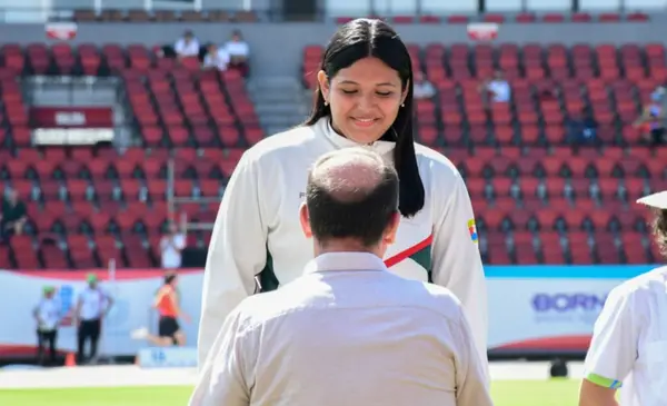 Ana Salinas hace historia al ganar bronce en lanzamiento de disco en Juegos Suramericanos