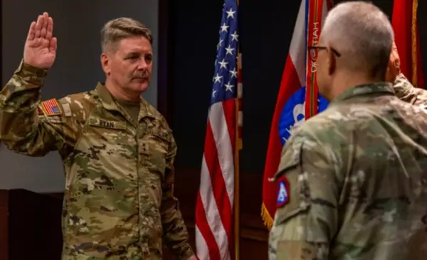 El mayor general Philip J. Ryan visita Bolivia en primer viaje de alto mando militar estadounidense desde 2006