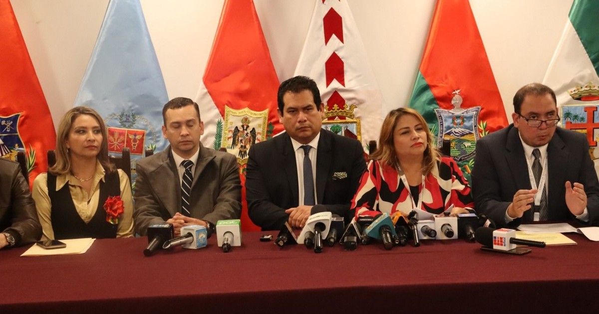 Presidente de la Cámara de Diputados se compromete a acelerar reforma del Notariado en aniversario de Chuquisaca