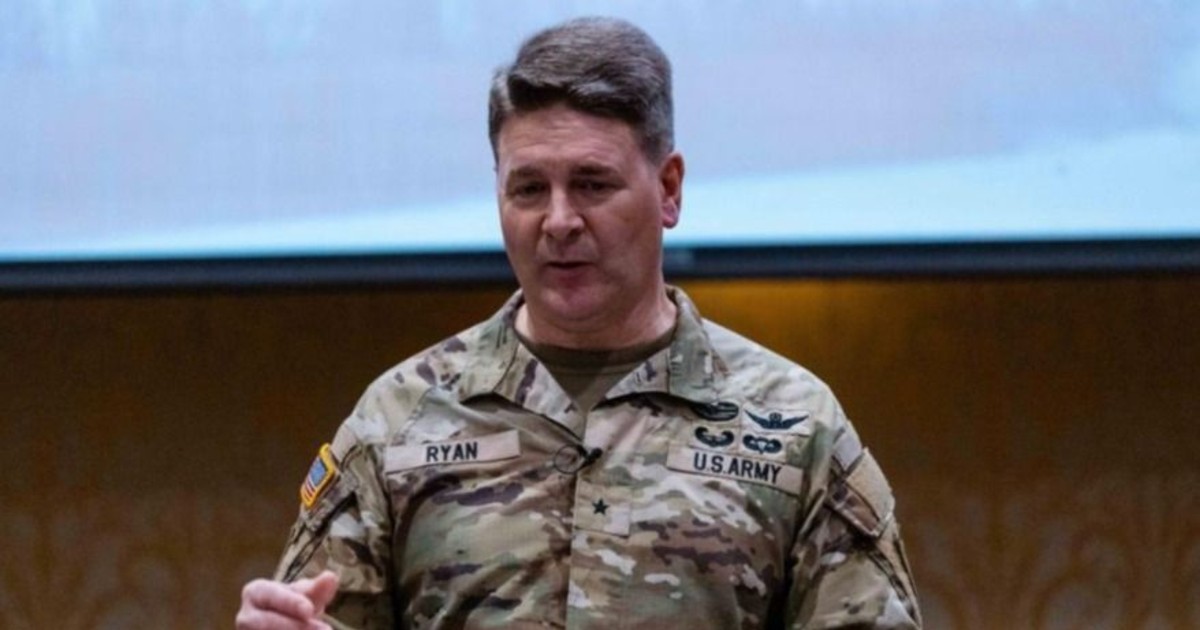 Mayor general Philip J. Ryan, comandante del Ejército Sur de EE.UU., se reúne con autoridades bolivianas