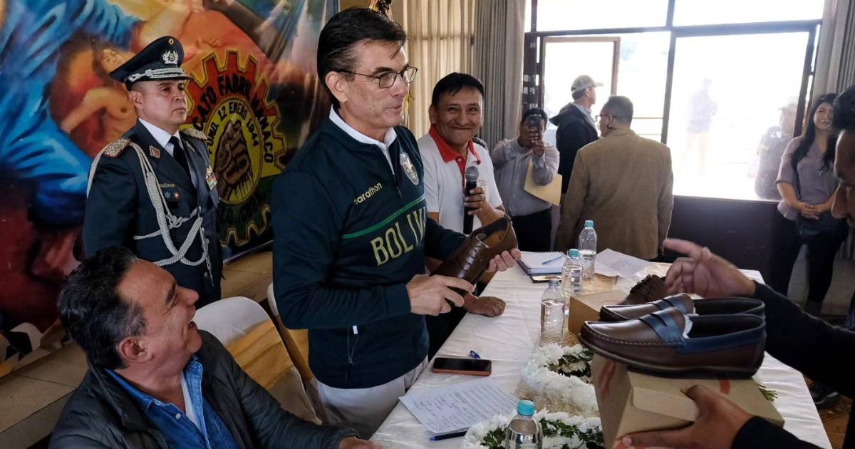 Paz denuncia corrupción en YPFB y anuncia destitución de más de 30 directores en plan de reestructuración