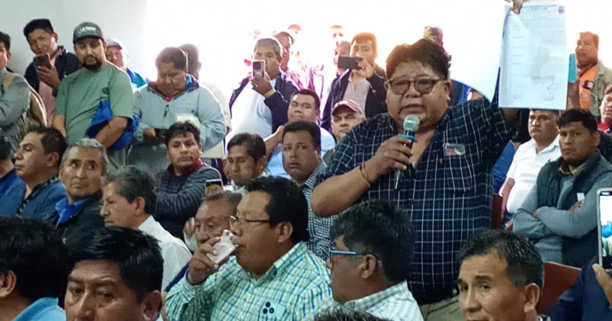 Gobierno convoca a la Confederación Sindical de Choferes a reunión para atender demandas este lunes