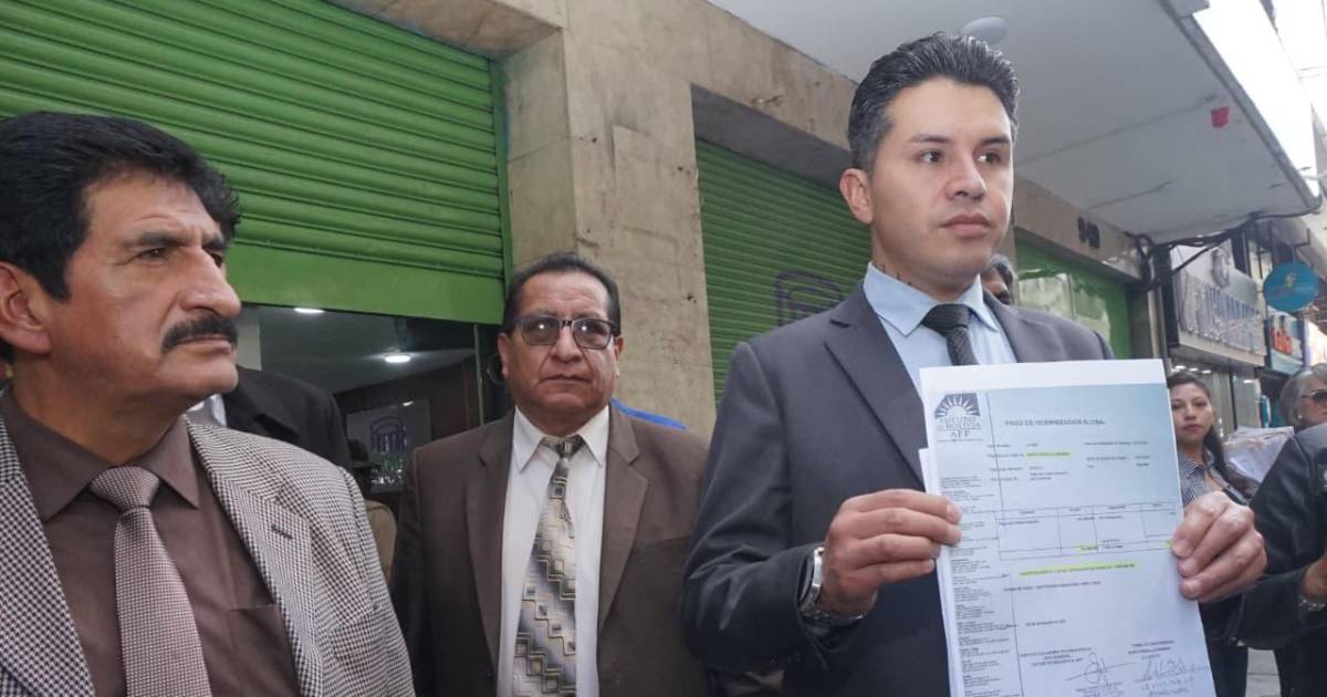 Diputado Manolo Rojas denuncia a secretario ejecutivo de la COB por presunto fraude en pensiones