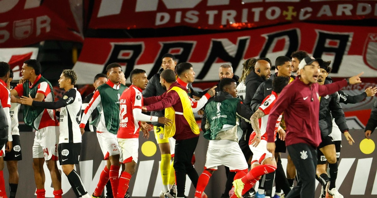 Incidentes tras el partido entre Santa Fe y Corinthians ponen en riesgo al “Cardenal” en la Copa Libertadores