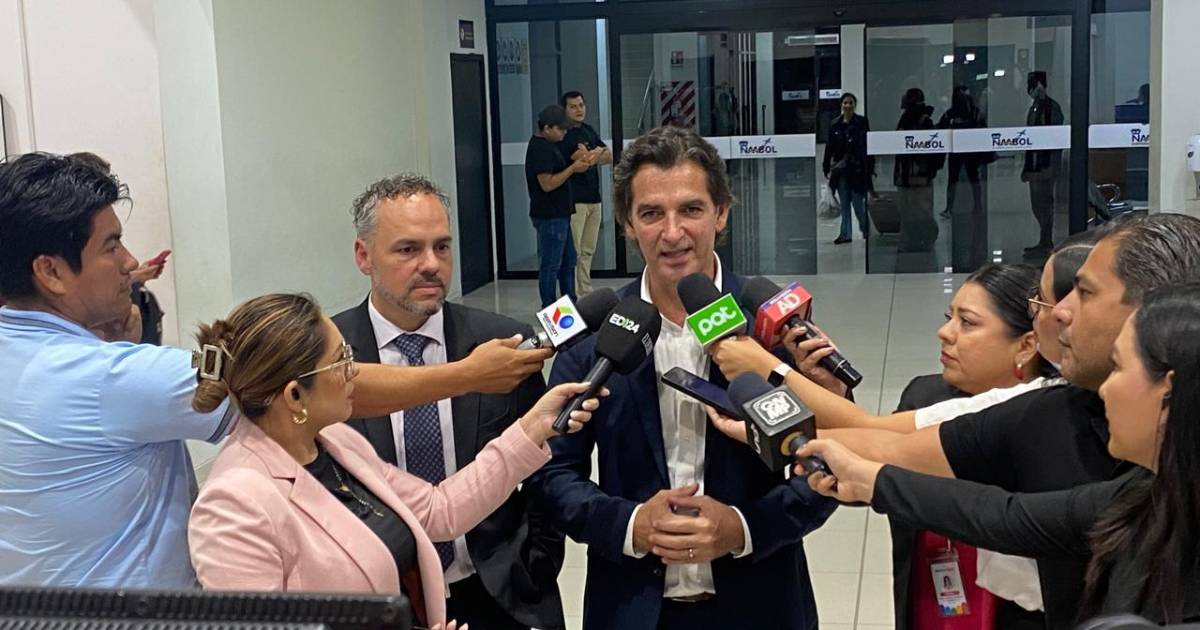 Alcalde Saavedra anuncia llegada de 50 nuevos ítems de salud y equipos para hospitales cruceños
