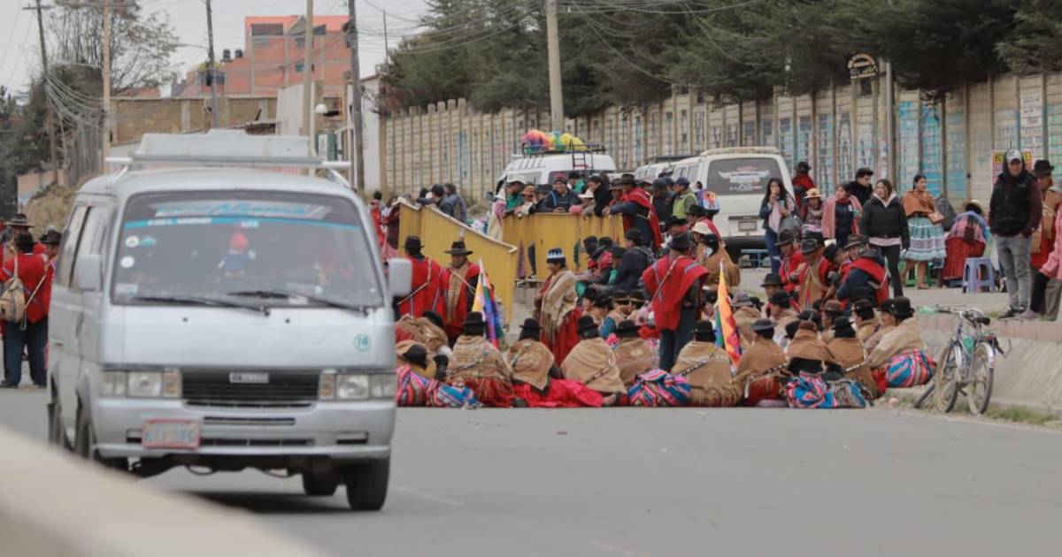 Bolivia suma dos muertos y un menor herido en segunda semana de protestas y bloqueos