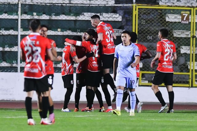 Bolívar deja la punta en manos de Always Ready y The Strongest tras empate en el Hernando Siles
