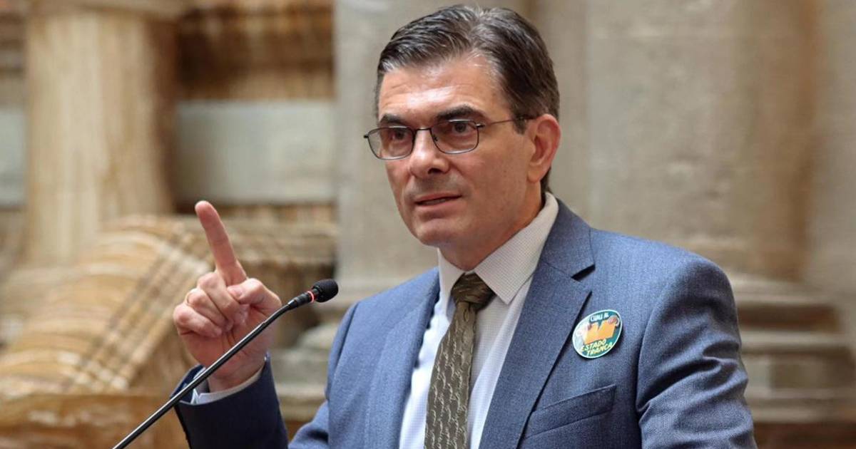 Gustavo Pedraza: “La COB cierra el espacio de negociación al exigir la renuncia de Paz”
