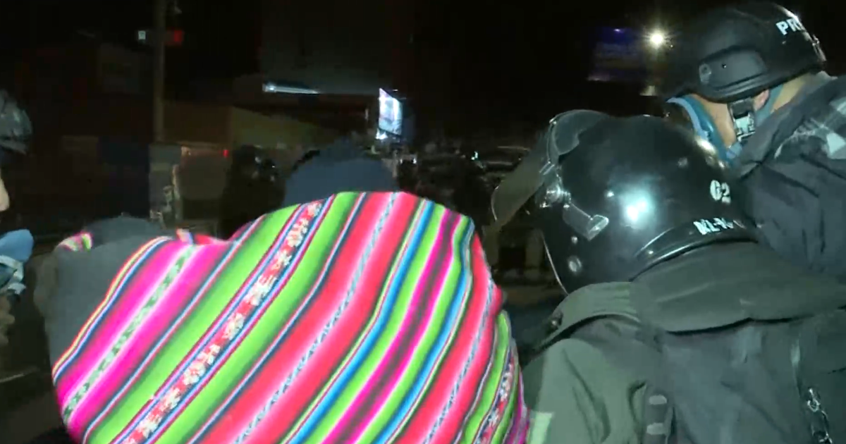 Arrestados en bloqueos de La Paz revelan presión y sanciones económicas para salir a las calles