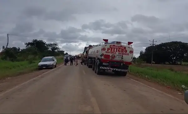 Cuarto día de bloqueo en San Julián mantiene cerrada la ruta hacia la Chiquitanía y Beni