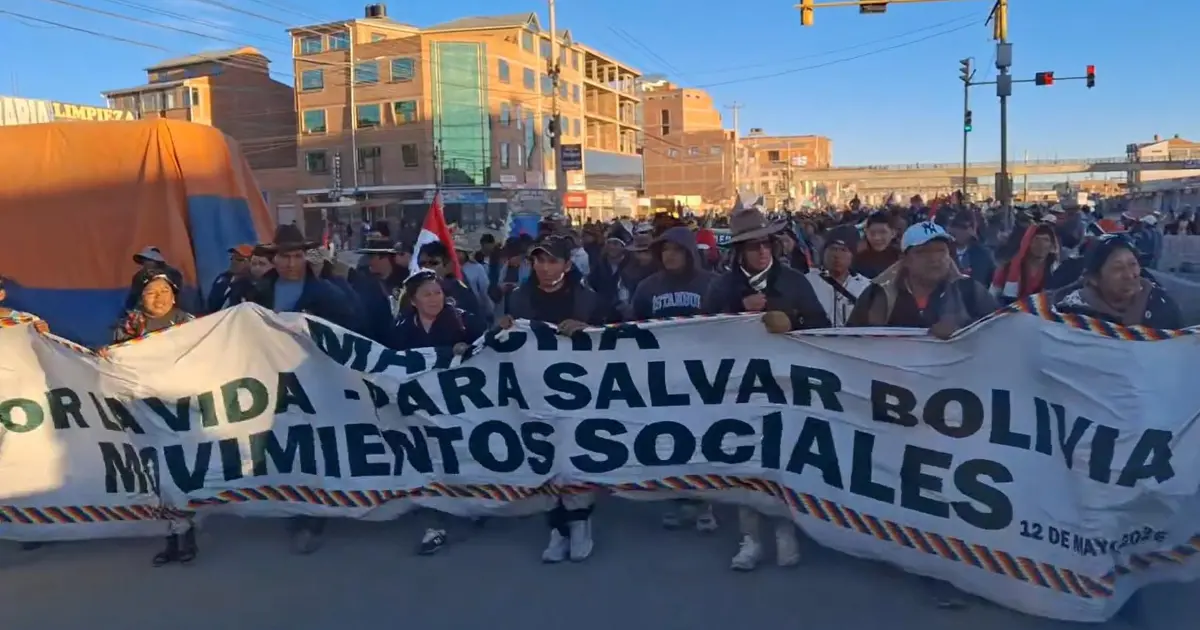 Marcha por la Vida llega a El Alto y anuncia ingreso a La Paz en medio de bloqueos en occidente