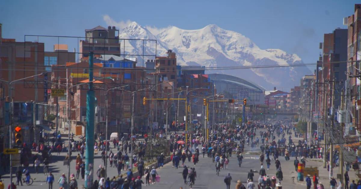 Crisis humanitaria en Bolivia por bloqueos y disturbios, alerta Oficina de Asuntos del Hemisferio Occidental de EEUU