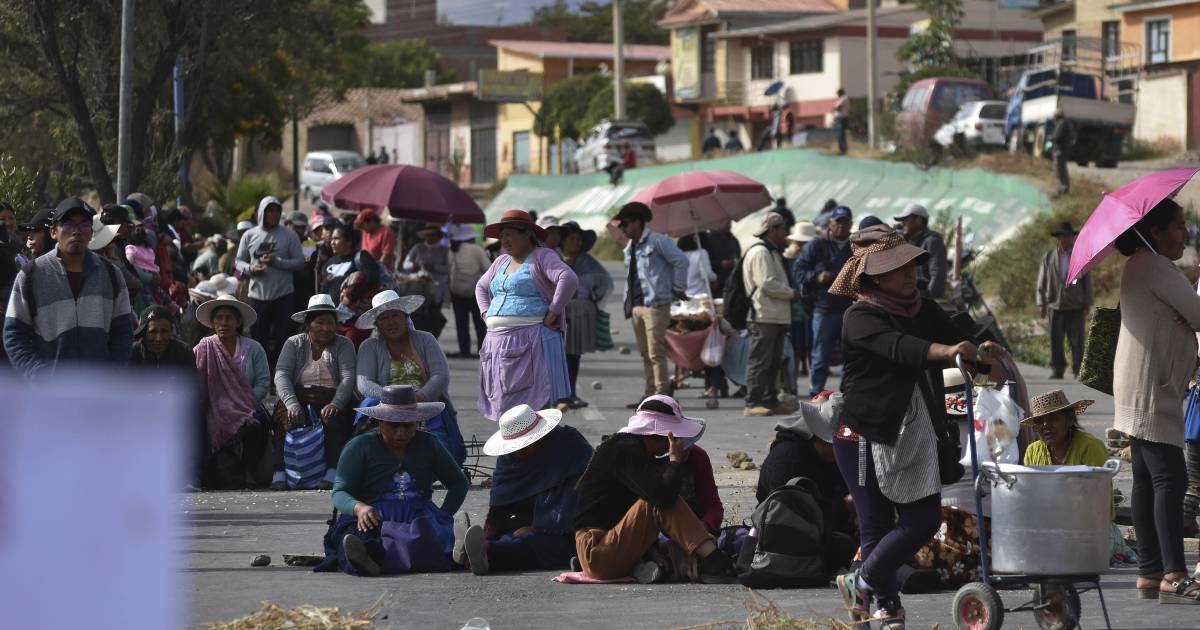Nueve brigadas parlamentarias se reúnen en Cochabamba y respaldan al Gobierno ante bloqueos en La Paz