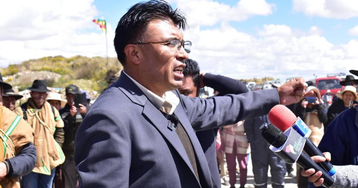Oficialismo y oposición coinciden en pedir expulsión de Condori por conspirar contra la democracia