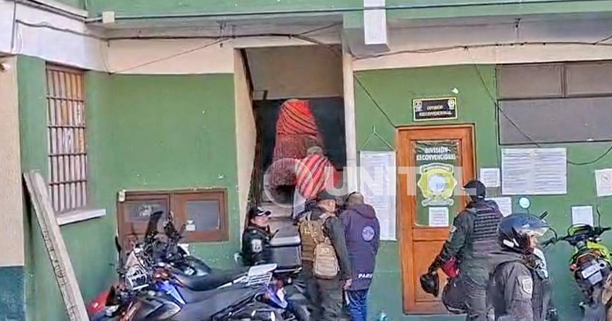 Protestas en La Paz dejan saqueos, daños a infraestructuras estatales y más de 100 detenidos