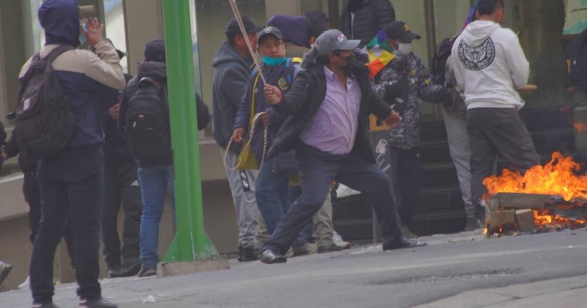Alcalde de La Paz convoca a mesa de diálogo con mediación de la Iglesia y organismos internacionales tras jornada de violencia Alcalde de La Paz convoca a mesa de diálogo con mediación de la Iglesia y organismos internacionales tras jornada de violencia