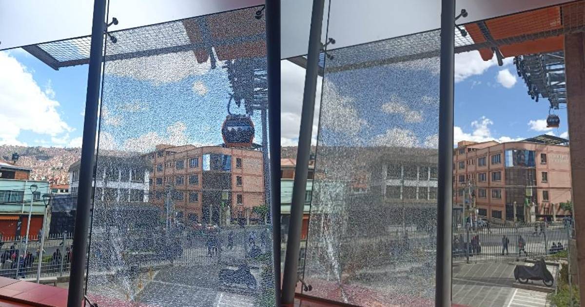 La Paz registra nueva jornada de violencia y movilizaciones con daños en el sistema de transporte por cable Mi Teleférico La Paz registra nueva jornada de violencia y movilizaciones con daños en el sistema de transporte por cable Mi Teleférico