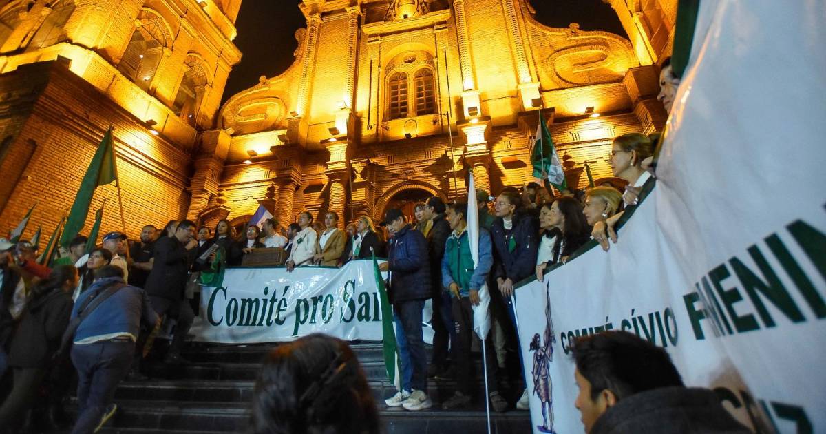 Líder cívico Stello Cochamanidis amenaza con desbloquear vías en Santa Cruz si el Gobierno no actúa