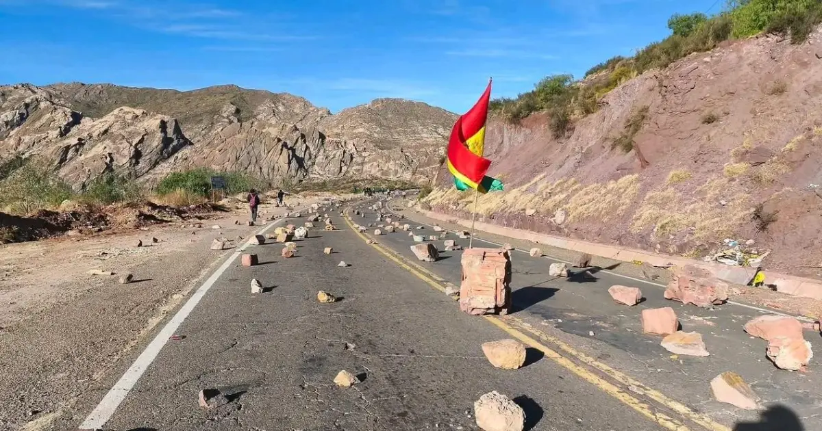 Fallece niño de 12 años tras bloqueo que impidió paso de ambulancia en ruta a Potosí Fallece niño de 12 años tras bloqueo que impidió paso de ambulancia en ruta a Potosí
