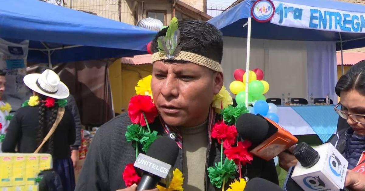 Gobernador de Cochabamba, Leonardo Loza, se ofrece como mediador para levantar bloqueos y movilizaciones Gobernador de Cochabamba, Leonardo Loza, se ofrece como mediador para levantar bloqueos y movilizaciones