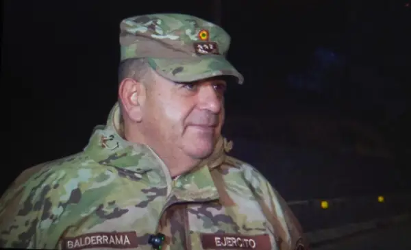 Fuerzas Armadas despliegan apoyo logístico para habilitar corredor humanitario en La Paz Fuerzas Armadas despliegan apoyo logístico para habilitar corredor humanitario en La Paz